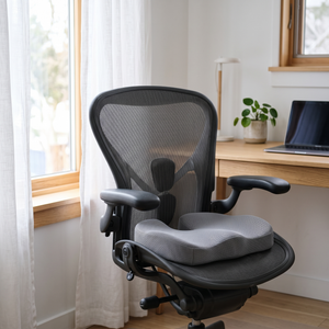 Cozura Sitzkissen auf Bürostuhl im Homeoffice